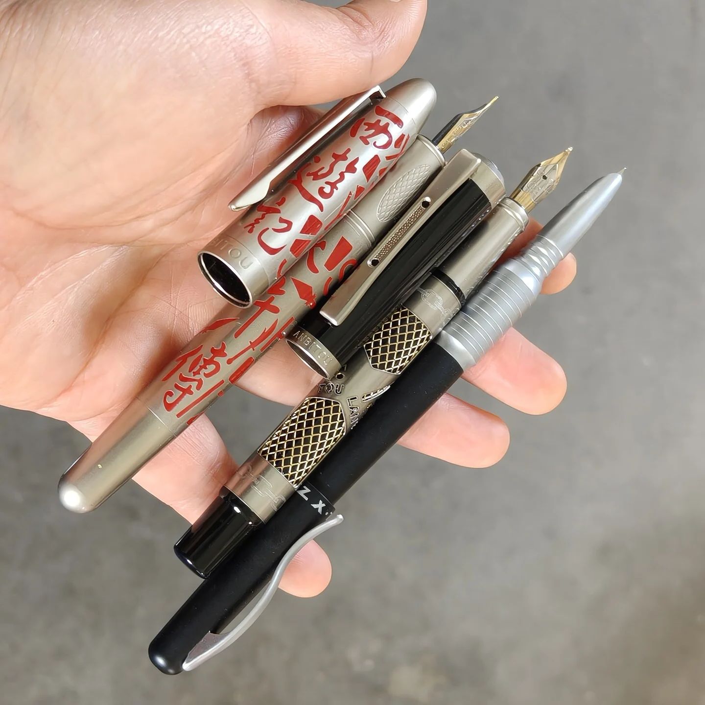 Vintage Collectible Pens - 3本の古いヴィンテージレア万年筆、金属棒付きの細いペン先、オフィス、日常の文具コレクション、新品