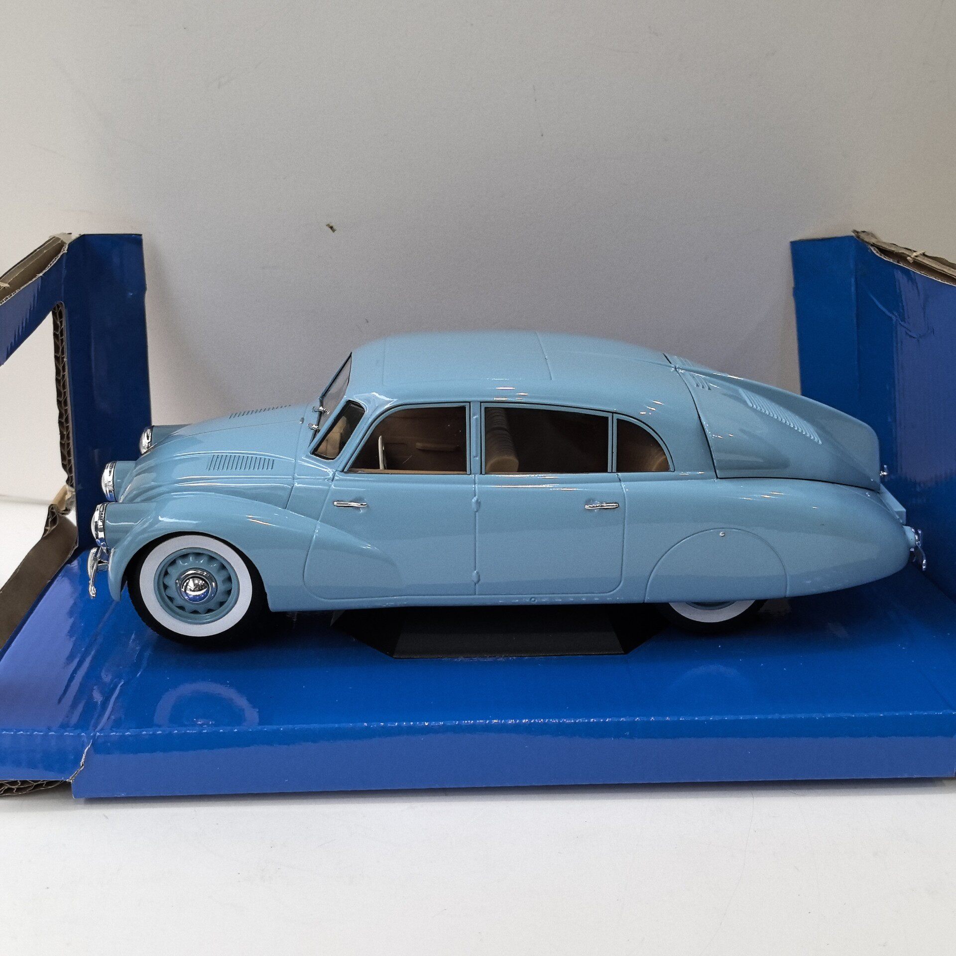 MCGダイキャスト 1/18スケール TATRA 87 ヴィ - Vintage Collectible Model Cars のレビューと価格