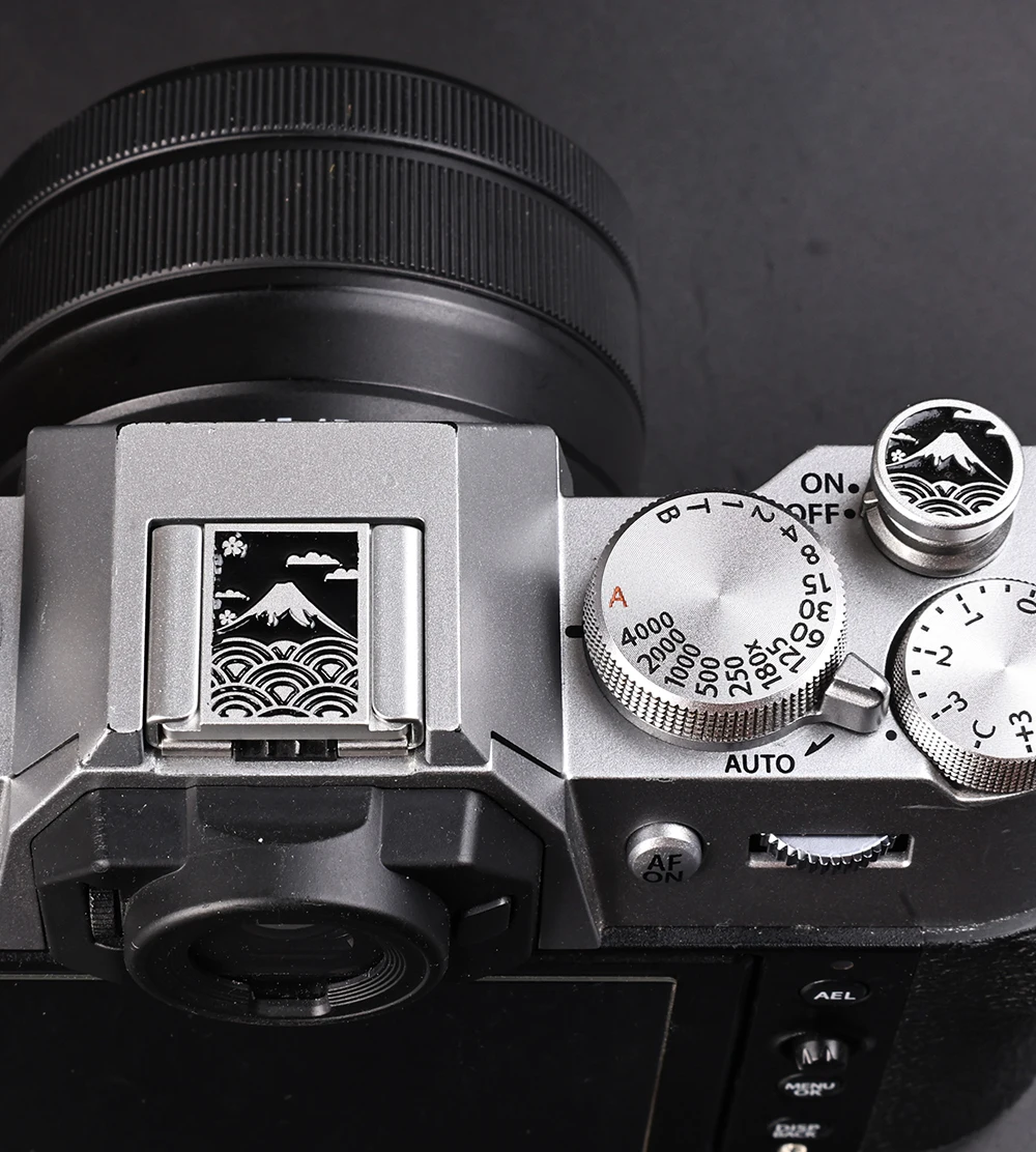 アルミ合金ホットシューカバー & シャッターネジボタンセット - Lens Cap Vintage のレビューと価格