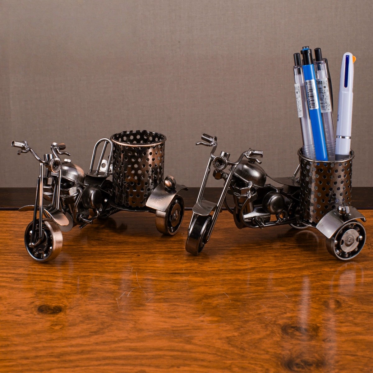 ヴィンテージバイクモデル金属製三輪鉄製アートバイクペンホルダ - Vintage Collectible Pens のレビューと価格